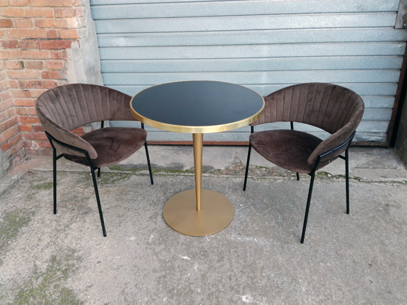 silla butaca terciopelo marron metal negro 45-73x59x48 (22eu) 10u